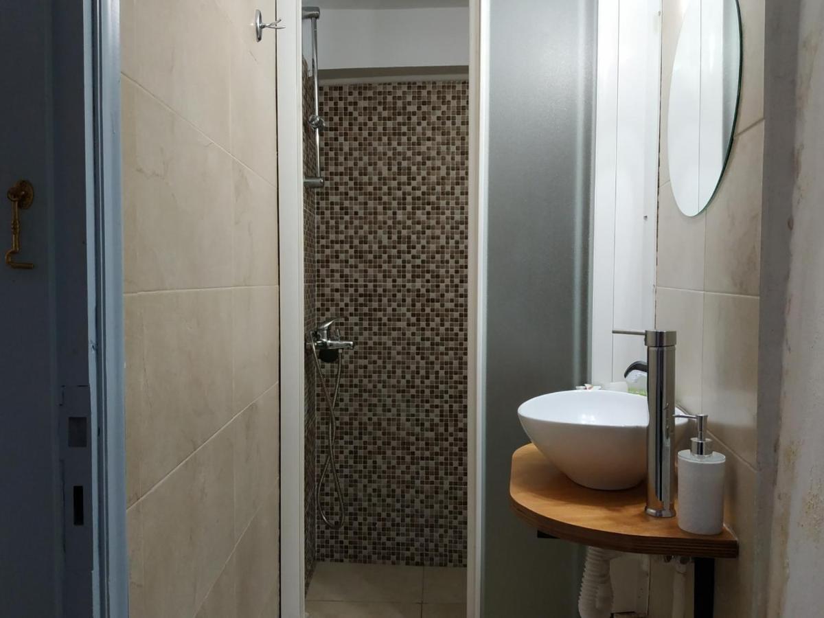 Aithra -Cosy Studio In Centre Of Poros Poros Town 外观 照片